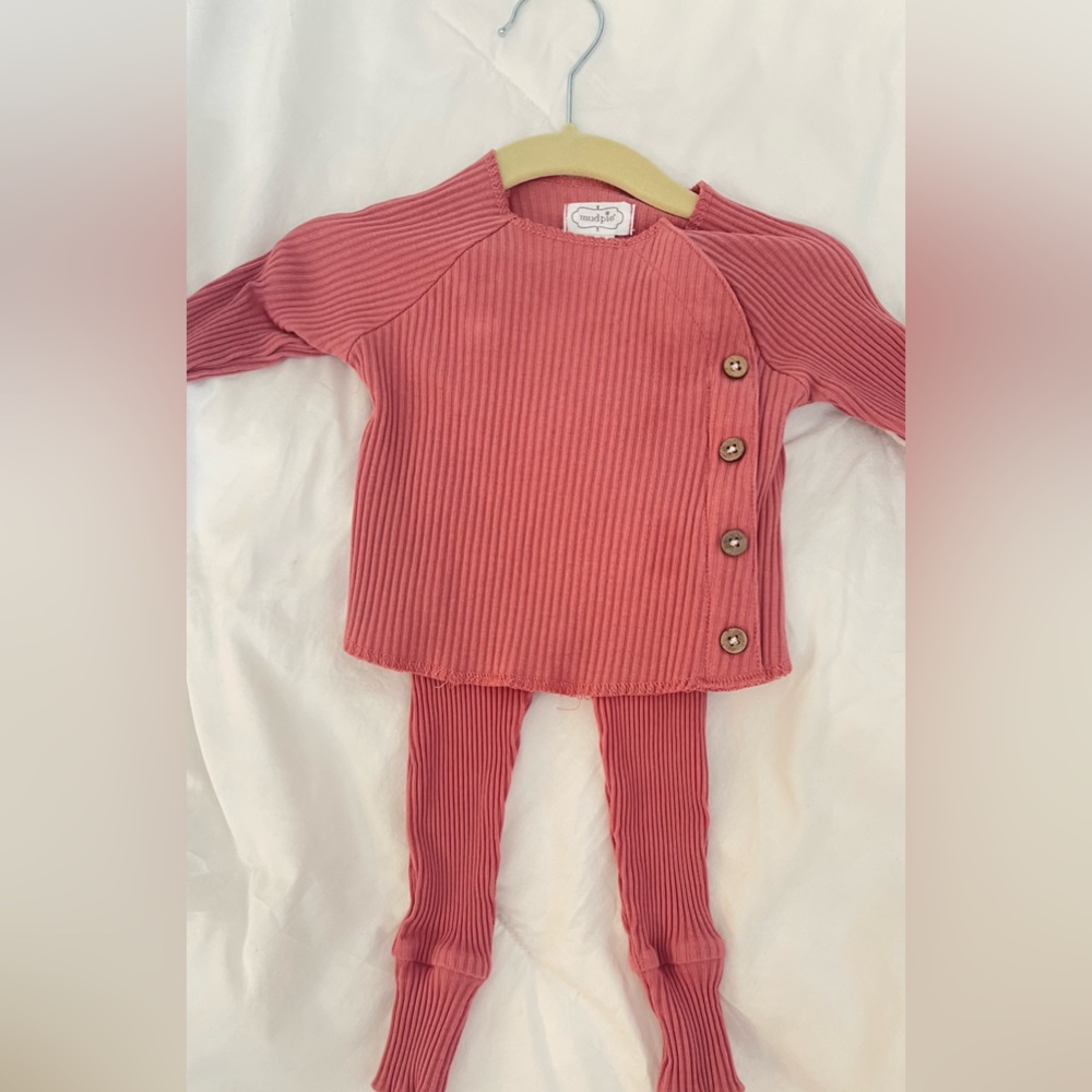 Mud Pie 0-3 matching set with bow